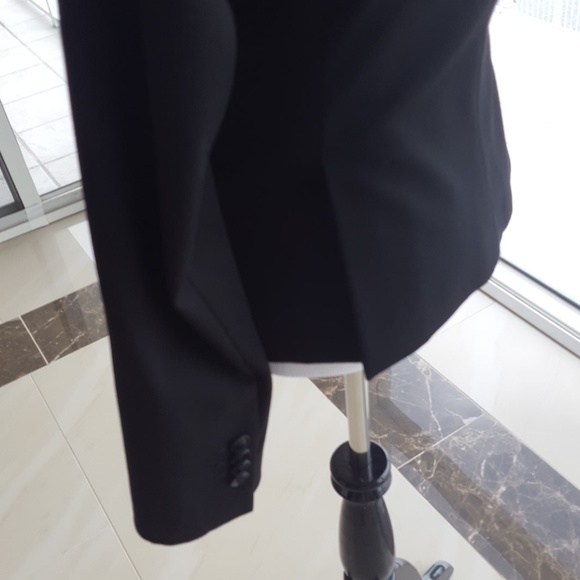Express Black Blazer - Picture 4 of 6